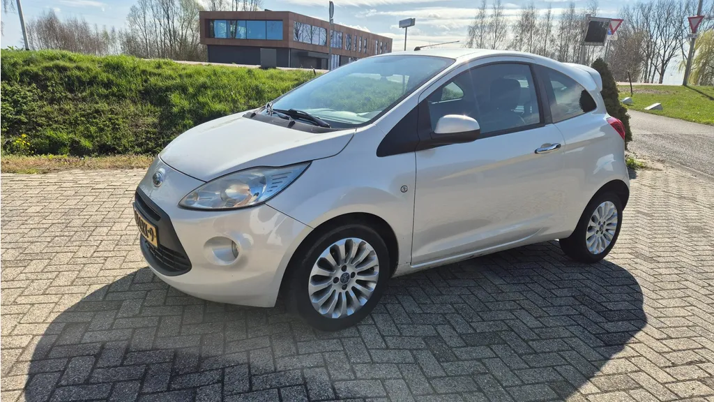 Ford Ka 1.2 Titanium X nieuwe apk