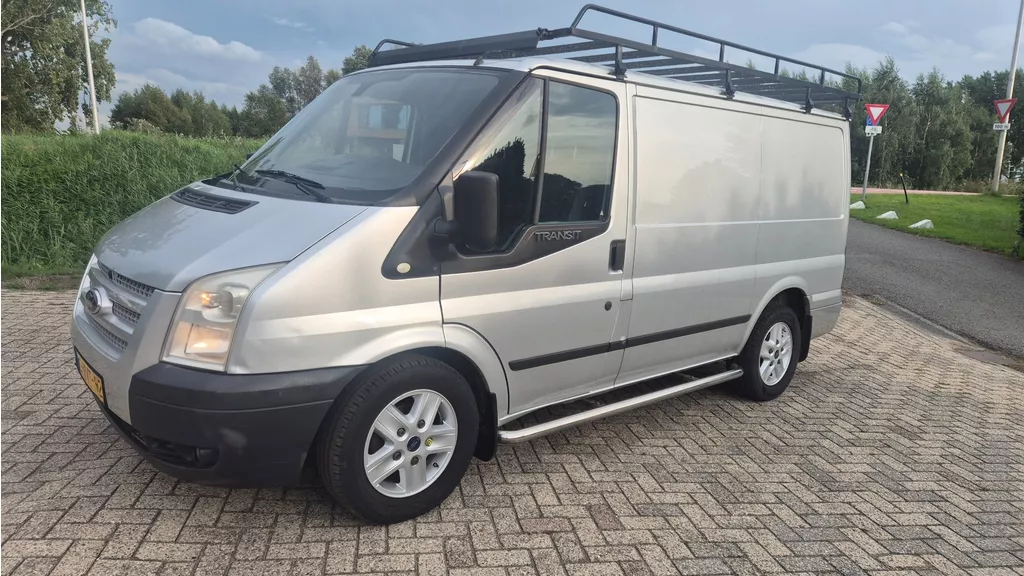 Ford Transit 260S 2.2 TDCI First Edition
